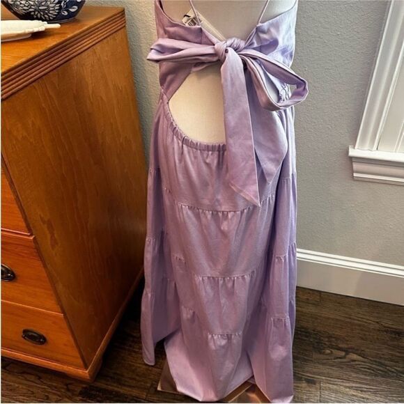 Alice + Olivia NWT Hartley Open Back Tiered Midi Dress in Lilac Size 8 - Picture 8 of 12